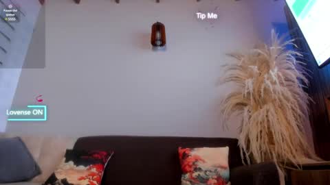 Snapshot of neo_dimou chatting on March 2025 08:56:02 AM Jordan online show from March 2025 08:56:02 AM