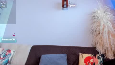 Snapshot of neo_dimou chatting on March 2025 09:02:02 AM Jordan online show from March 2025 09:02:02 AM