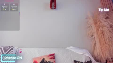 Snapshot of neo_dimou chatting on November 2025 11:24:02 AM Jordan online show from November 2025 11:24:02 AM