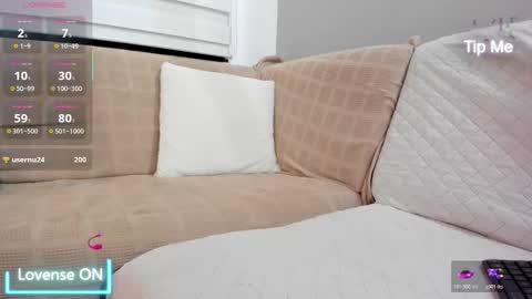 Snapshot of neo_dimou chatting on December 2025 03:35:02 AM Jordan online show from December 2025 03:35:02 AM