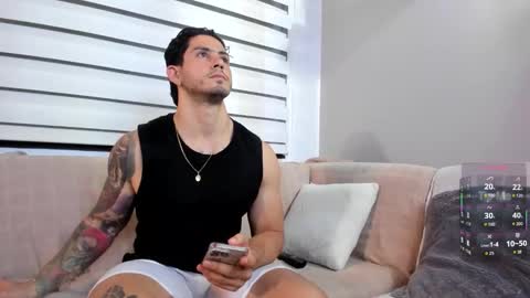 Snapshot of neo_dimou chatting on March 2026 02:58:02 AM Jordan online show from March 2026 02:58:02 AM