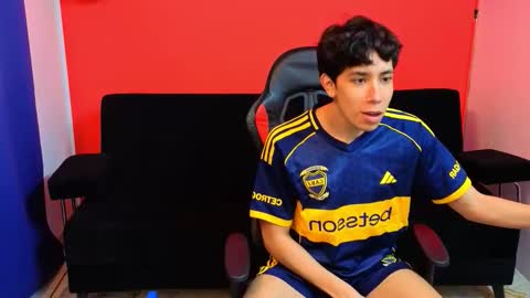 Snapshot of neo_twink chatting on December 2025 07:09:01 PM just Daniel online show from December 2025 07:09:01 PM