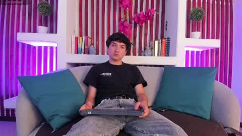 Zarek  online show from May 2026 11:18:01 AM