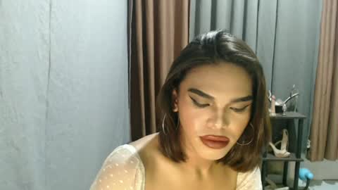 neomi online show from May 2026 03:40:02 PM