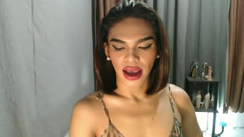 neomi online show from June 2026 10:40:02 PM