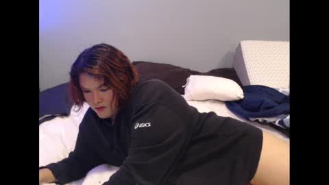 Neon online show from December 2024 12:45:02 AM