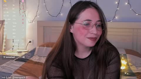 Snapshot of neonquack chatting on December 2024 04:51:01 PM Riley online show from December 2024 04:51:01 PM