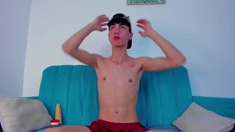 Snapshot of neoraptis chatting on December 2024 08:18:02 PM NeoRaptis jhonatan online show from December 2024 08:18:02 PM