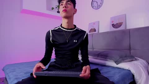 Snapshot of neoraptis chatting on December 2024 08:01:02 PM NeoRaptis jhonatan online show from December 2024 08:01:02 PM