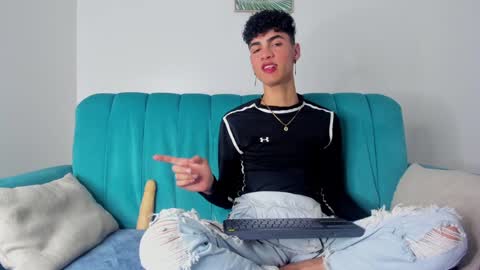 Snapshot of neoraptis chatting on January 2025 08:11:01 PM NeoRaptis jhonatan online show from January 2025 08:11:01 PM