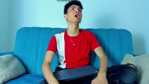 Snapshot of neoraptis chatting on March 2025 08:43:02 PM NeoRaptis jhonatan online show from March 2025 08:43:02 PM