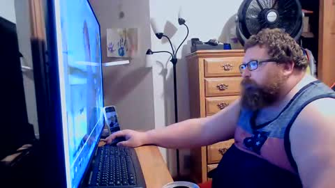 Snapshot of nerdychub4fun chatting on December 2024 01:07:02 AM nerdychub4fun online show from December 2024 01:07:02 AM