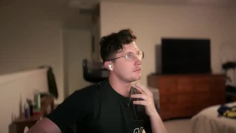 Snapshot of netflixhumanicorn chatting on December 2024 03:15:01 AM RyRy online show from December 2024 03:15:01 AM