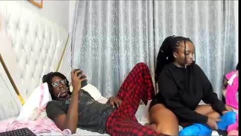netfux_and_chill online show from June 2026 07:04:02 PM