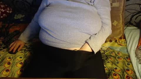 Snapshot of new_milf chatting on April 2026 02:35:01 AM Lilly online show from April 2026 02:35:01 AM