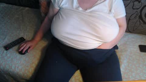 Snapshot of new_milf chatting on May 2026 04:01:01 PM Lilly online show from May 2026 04:01:01 PM