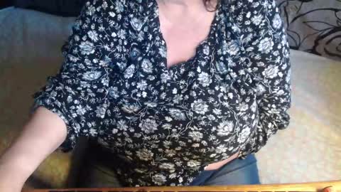 Snapshot of new_milf chatting on May 2026 03:37:02 AM Lilly online show from May 2026 03:37:02 AM