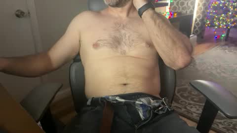 newguy_097 online show from November 2025 07:13:01 PM