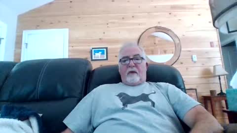 Snapshot of newhallboxer chatting on September 2025 05:35:01 PM newhallboxer online show from September 2025 05:35:01 PM