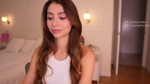 Snapshot of newmollybrooke chatting on March 2026 01:10:02 AM all my links Here online show from March 2026 01:10:02 AM