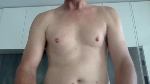 Snapshot of newysub75 chatting on December 2024 04:18:01 AM newysub75 online show from December 2024 04:18:01 AM