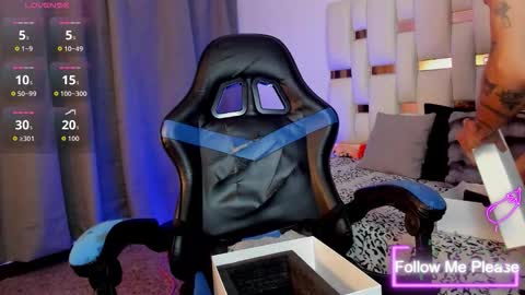 Snapshot of nextboywell1 chatting on March 2026 03:45:01 AM Yeison online show from March 2026 03:45:01 AM