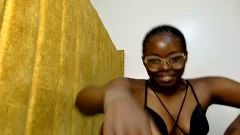 Neyla online show from August 2026 10:33:02 PM