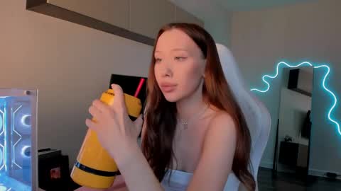 Mina online show from May 2026 07:49:01 AM