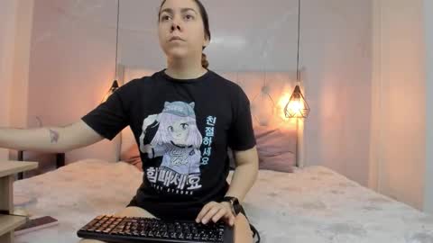 Snapshot of nezukokamado1_ chatting on November 2025 01:00:01 PM Milena online show from November 2025 01:00:01 PM