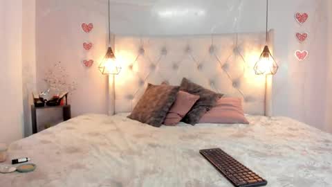 Milena online show from April 2026 01:46:01 PM