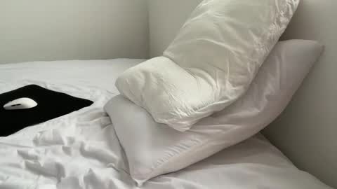 Snapshot of nfeibk chatting on September 2025 05:53:02 AM Adrian Von Ziegler online show from September 2025 05:53:02 AM