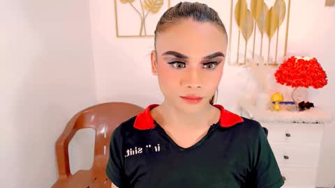 Snapshot of nhicolehollywood chatting on February 2025 02:15:02 AM hottie nicole online show from February 2025 02:15:02 AM