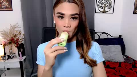 Snapshot of nhicolehollywood chatting on March 2025 06:06:02 AM hottie nicole online show from March 2025 06:06:02 AM