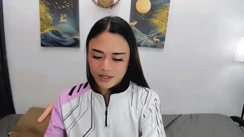 Snapshot of nhicolehollywood chatting on November 2025 12:27:01 AM hottie nicole online show from November 2025 12:27:01 AM