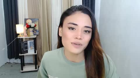 Snapshot of nhicolehollywood chatting on December 2025 01:15:02 AM hottie nicole online show from December 2025 01:15:02 AM