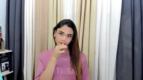 Snapshot of nhicolehollywood chatting on February 2026 02:53:01 AM hottie nicole online show from February 2026 02:53:01 AM