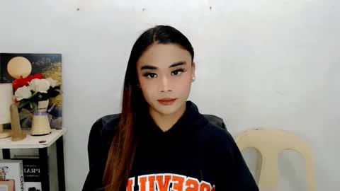 Snapshot of nhicolehollywood chatting on February 2026 01:12:01 AM hottie nicole online show from February 2026 01:12:01 AM