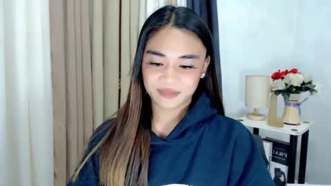 Snapshot of nhicolehollywood chatting on February 2026 12:45:02 AM hottie nicole online show from February 2026 12:45:02 AM