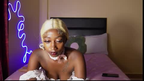 kikiNiaAria online show from February 2026 04:02:01 AM