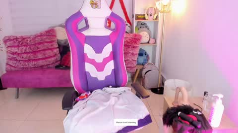 Snapshot of nia_mitsuki chatting on December 2024 01:52:02 AM samanta online show from December 2024 01:52:02 AM