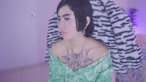 Snapshot of nia_mitsuki chatting on December 2024 09:50:01 PM samanta online show from December 2024 09:50:01 PM