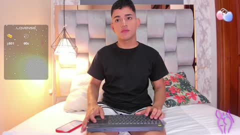 Snapshot of niall_falcon chatting on December 2024 01:09:02 PM Niall online show from December 2024 01:09:02 PM