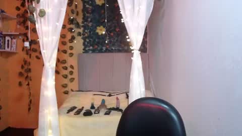 niamh_lifah online show from July 2026 12:48:02 PM