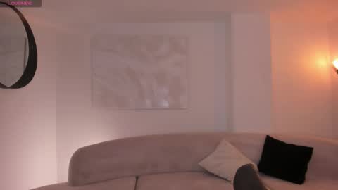 Call me Nia  online show from November 2025 11:21:01 AM