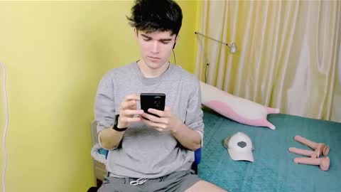 Snapshot of nic_ky chatting on December 2024 08:04:02 PM Nick PVT is open FanslyTwitter - Nic kycb online show from December 2024 08:04:02 PM