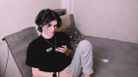 Snapshot of nic_ky chatting on October 2025 05:46:01 PM Nick PVT is open FanslyTwitter - Nic kycb online show from October 2025 05:46:01 PM