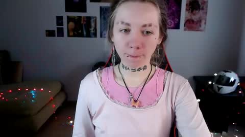 nica_kawaii online show from April 2026 07:47:02 AM