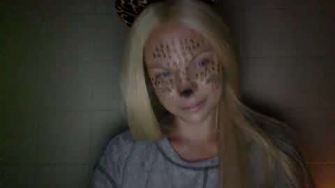 Amber online show from October 2025 01:55:02 AM