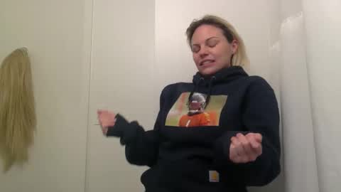 Amber online show from January 2026 04:25:01 AM