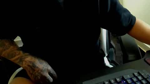 Snapshot of nicepussyandcock chatting on October 2025 01:20:02 PM Camila And Steeven online show from October 2025 01:20:02 PM